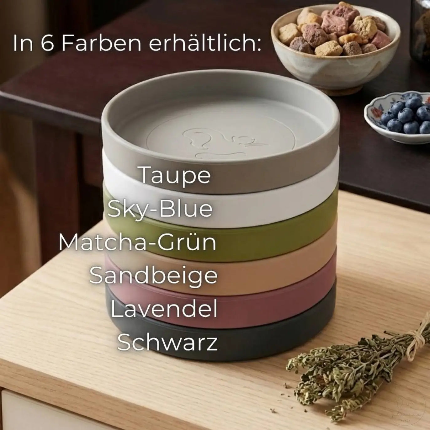 Stack aus sechs matt lackierten phinias katzennapf ständerplatten in gedeckten farben aus BPA-freiem silikon