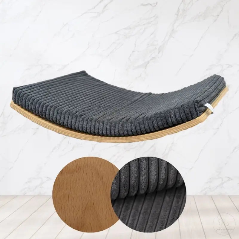 Phinias gebogene Katzenliege in schwebendem Design mit grauem Corduroy