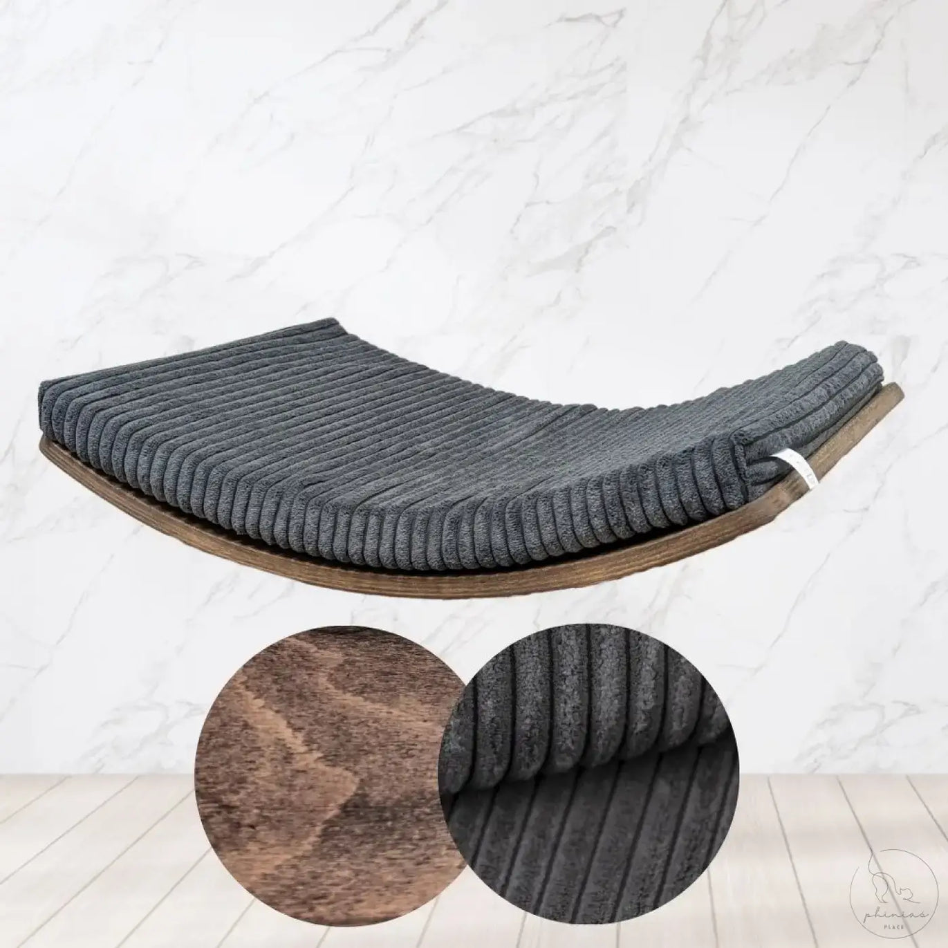 Phinias gebogene Katzenliege in schwebendem Design aus grauem Corduroy
